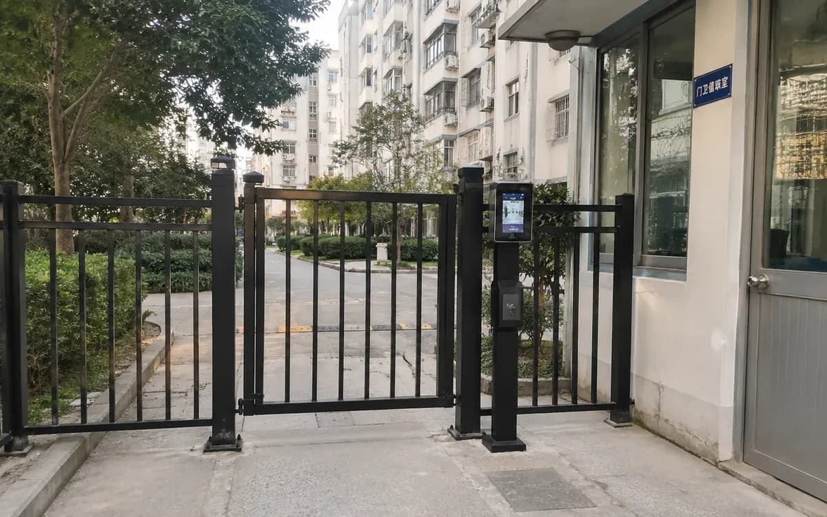 小区出入口门禁